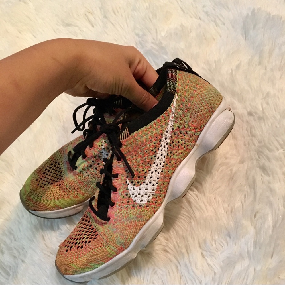 COLORFUL NIKE ZOOM SHOES